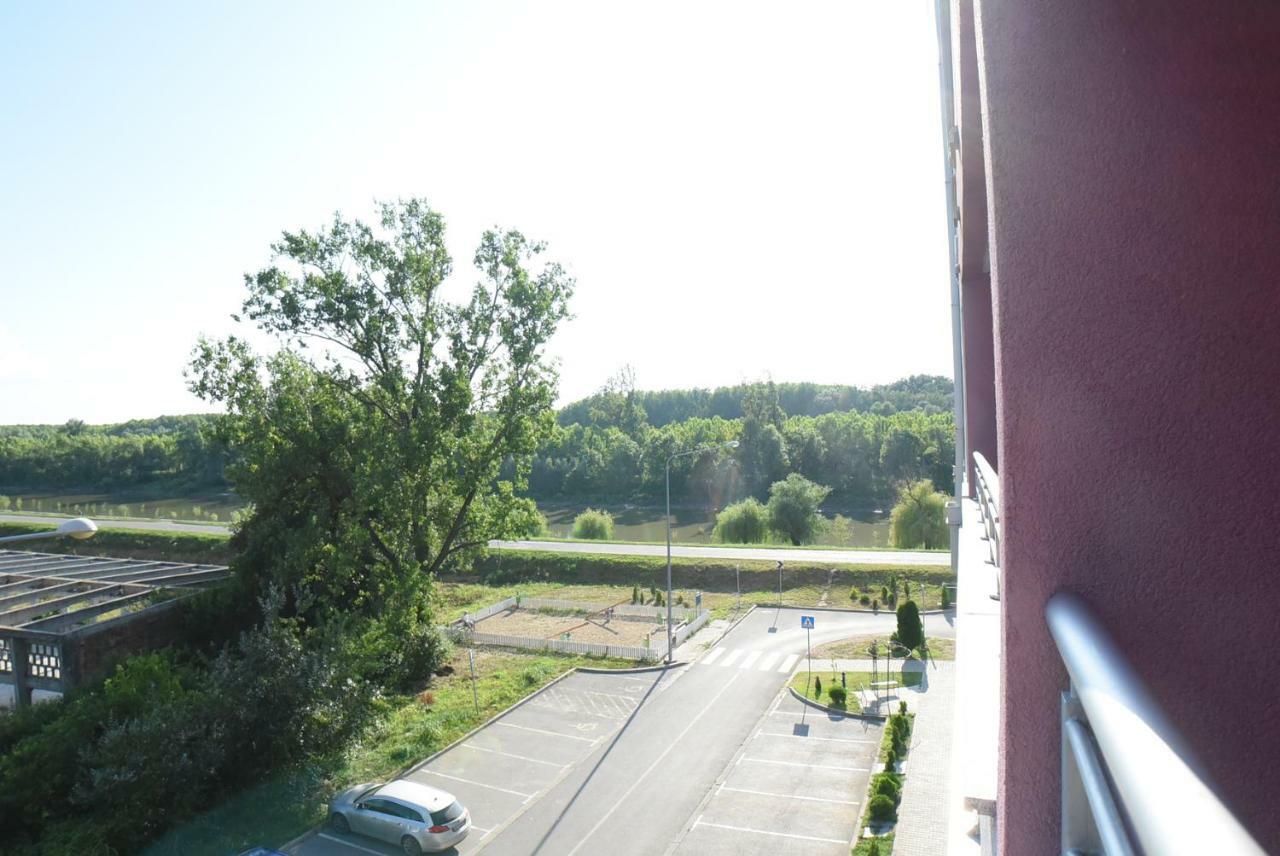 Tamis Kapija Apartment Pancevo Exterior photo